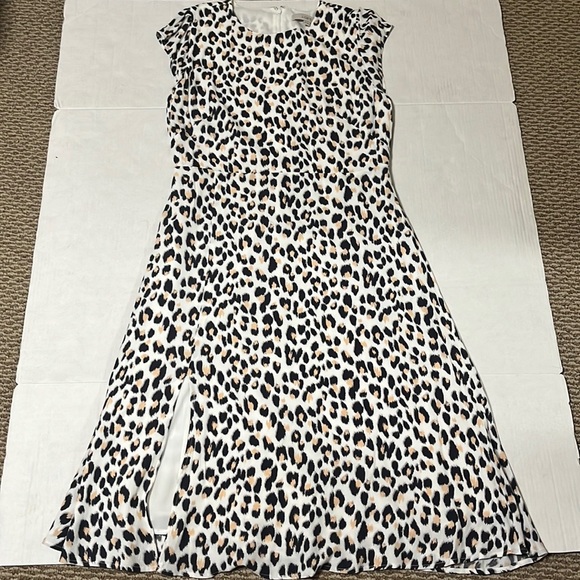 LOFT Leopard Print Flutter Sleeve MIDI Dress LIKE NEW - Picture 5 of 5